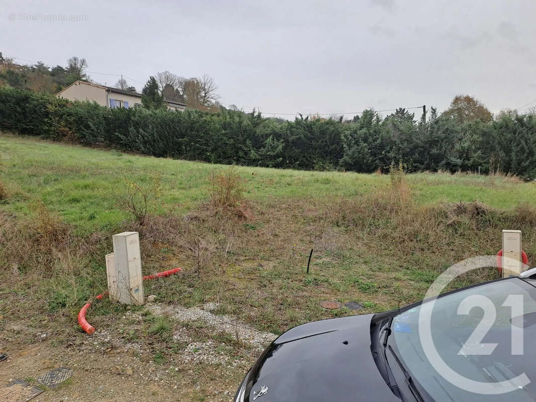 Terrain à SALLES-SUR-L'HERS