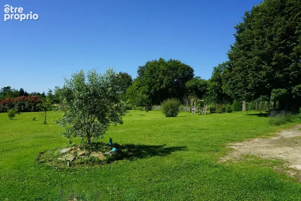 Superbe corps de ferme en pierre niché au coeur du paisible et pittoresque parc naturel du Périgord vert. - photo 12