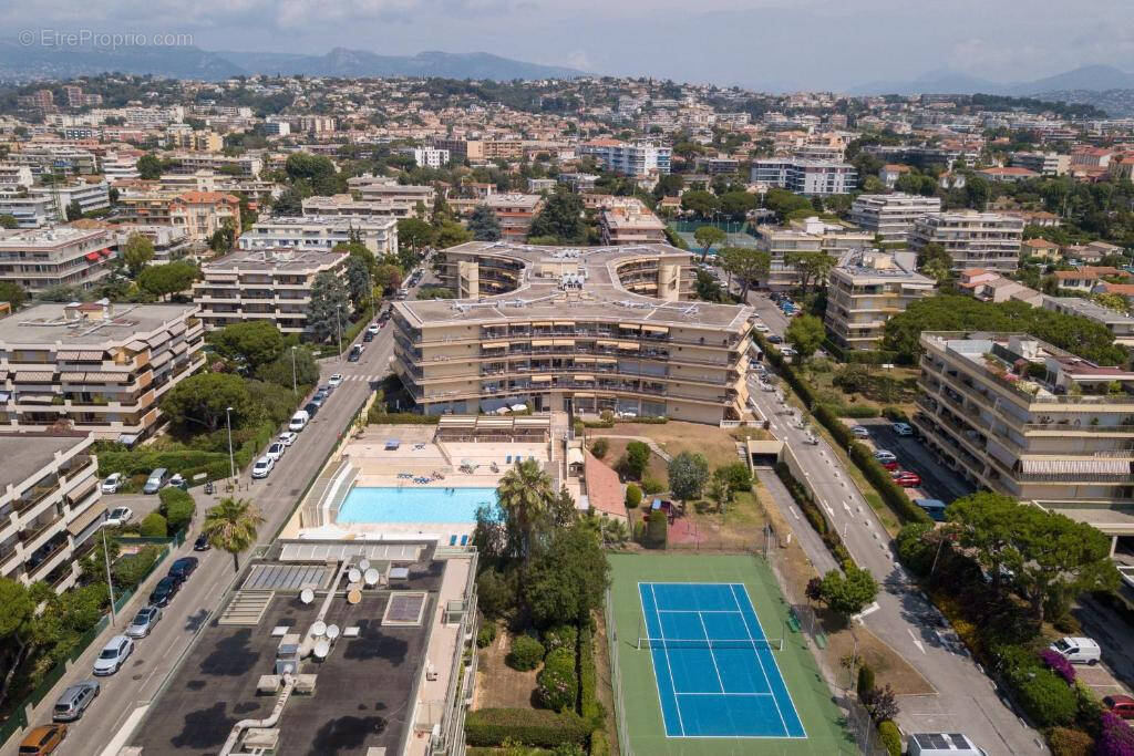 Appartement à SAINT-LAURENT-DU-VAR