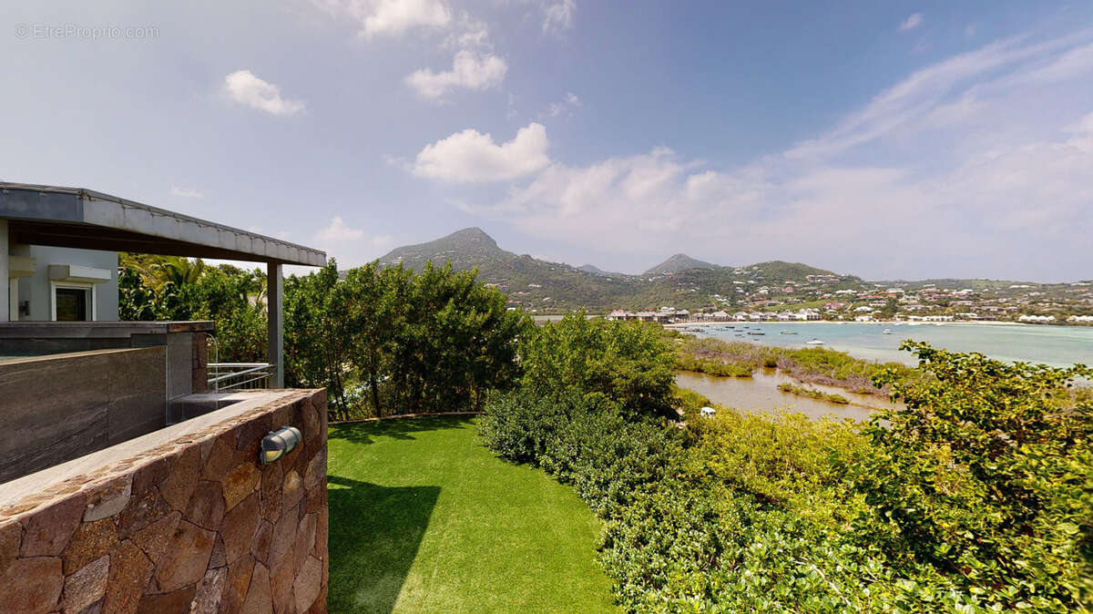 Maison à CAPESTERRE-BELLE-EAU