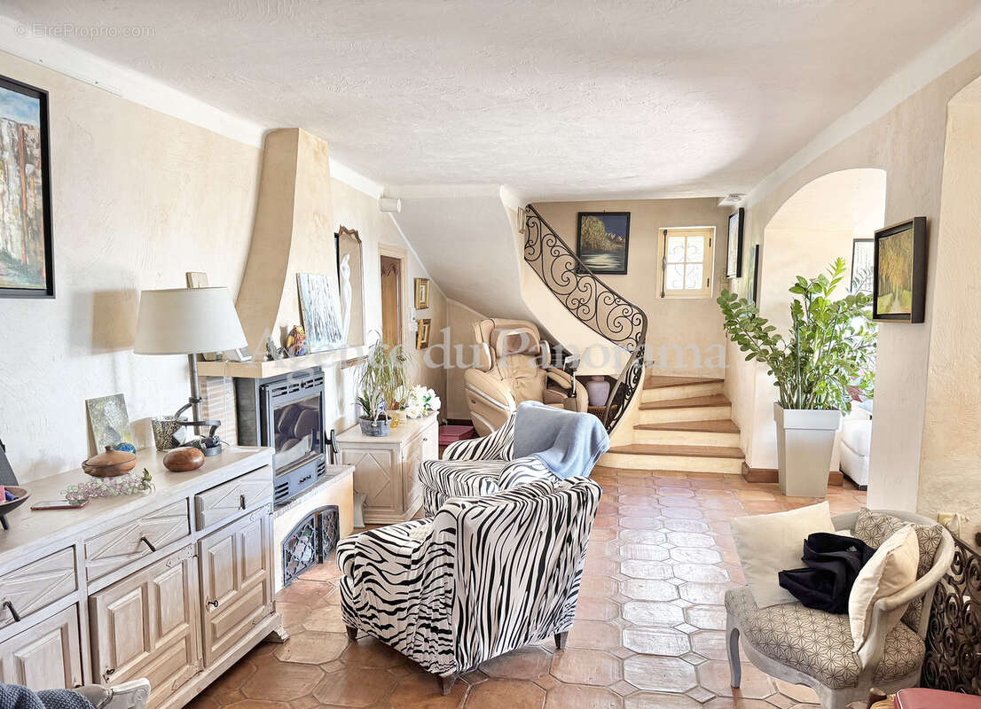 Un authentique mas du xviiième siecle avec sa vue mer - photo 5