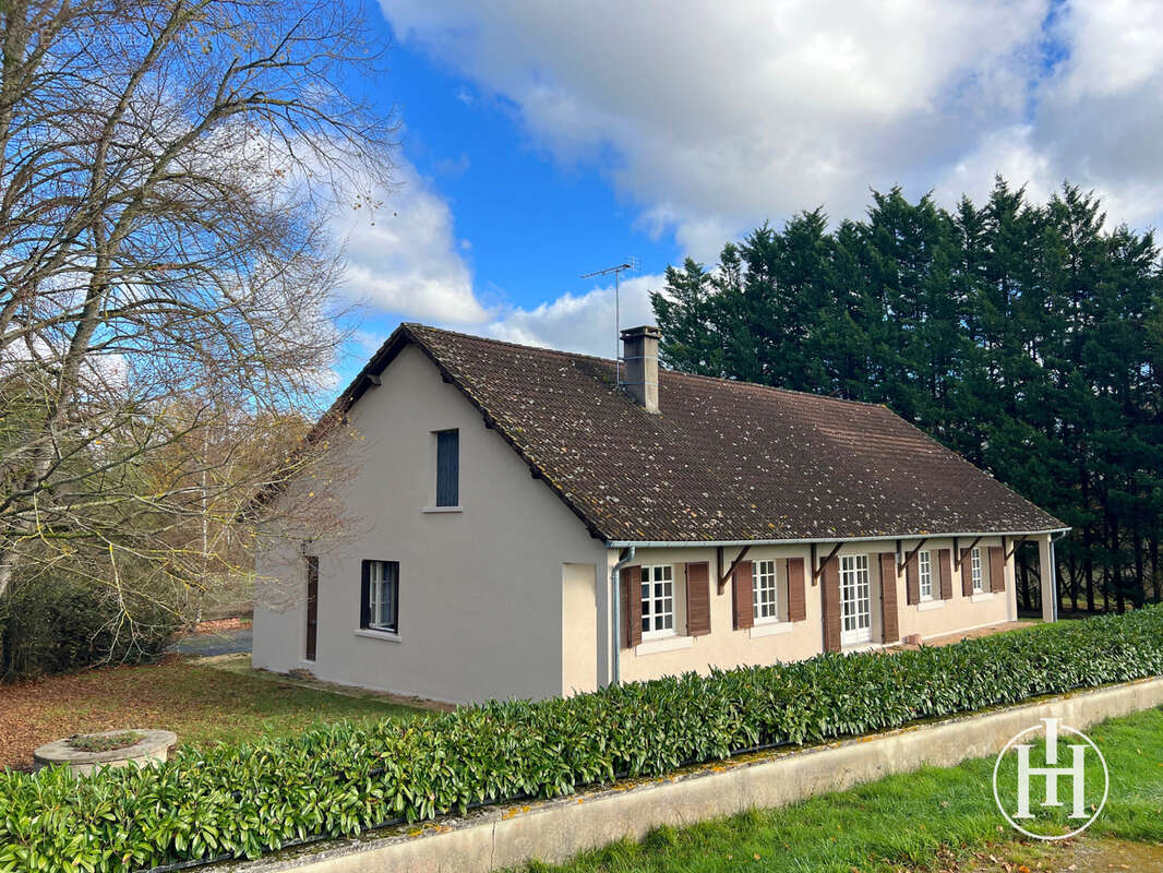 Maison à SAINT-CHRISTOPHE-LE-CHAUDRY