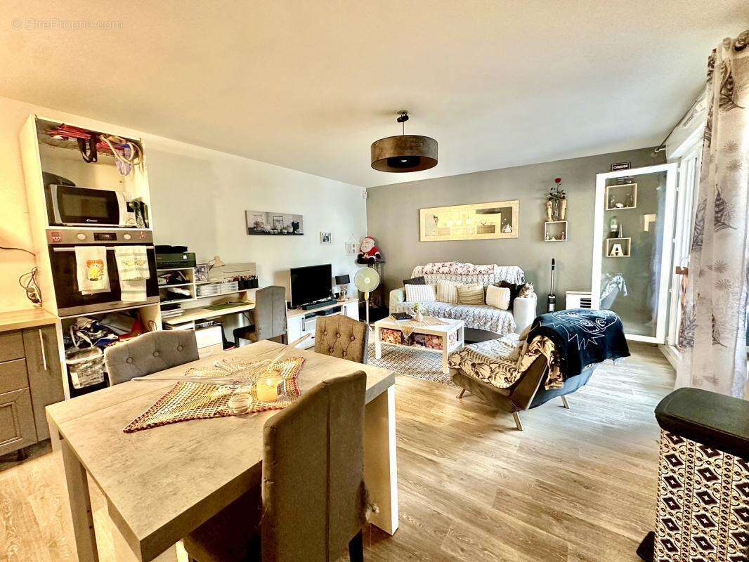 Appartement à VAUJOURS