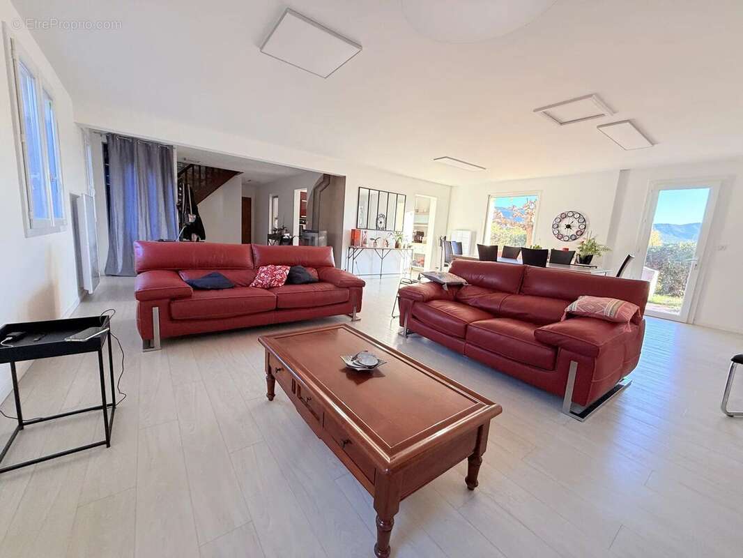 Maison à POURRIERES