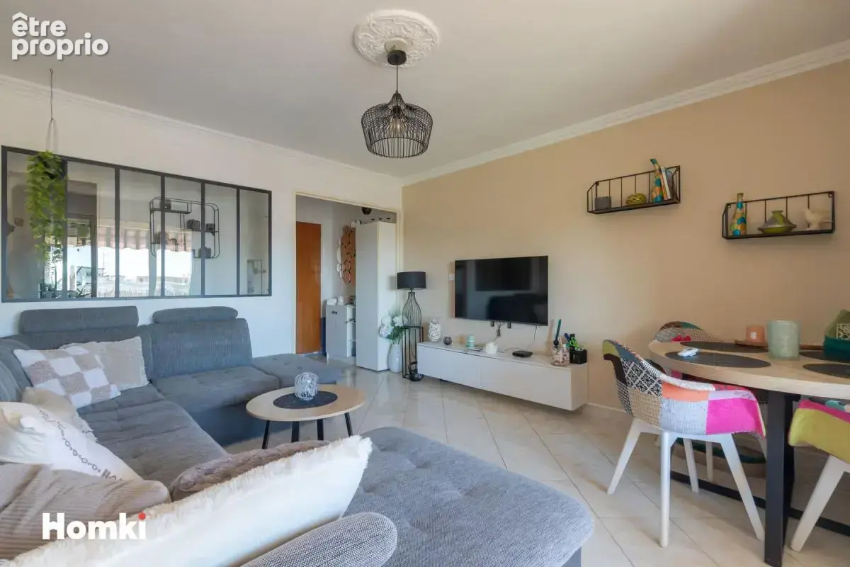 Fréjus – T3 en dernier étage avec balcon plein sud, parking, proche commerces et plage - photo 3