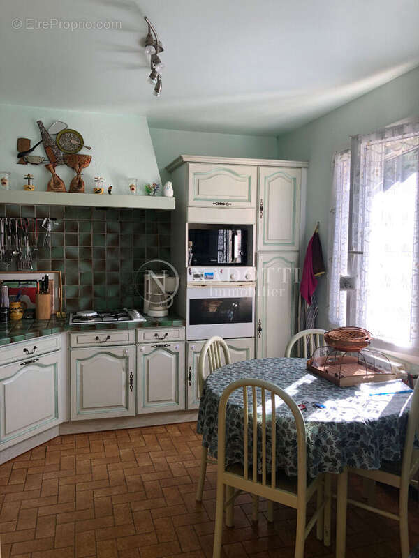 Roussillon, à deux pas du village, découvrez cette maison avec maison indépendante. - photo 10