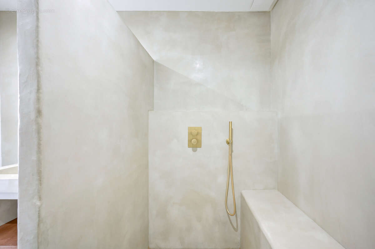 Appartement à MARSEILLE-6E