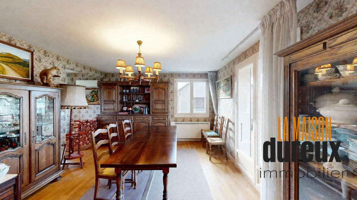 Maison à GRAY-LA-VILLE