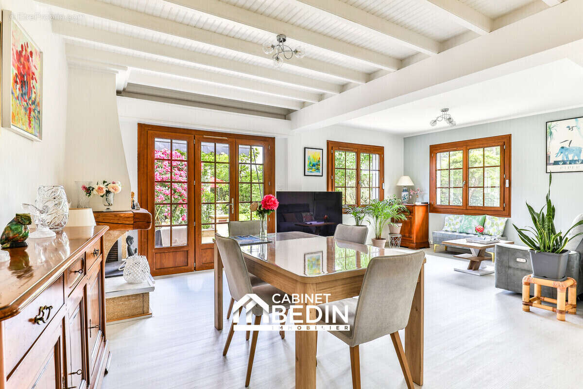 Maison 5 pièces 143 m² à vendre à Gujan-Mestras (33470) - photo 2