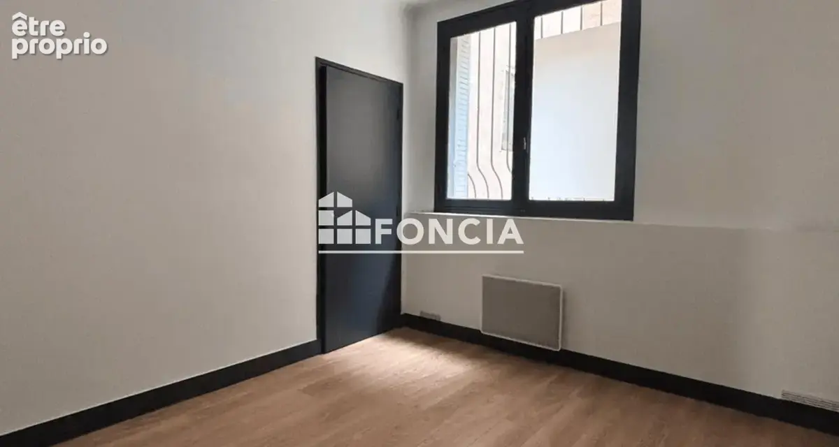 Pézenas – Appartement T3 rénové en plein centre-ville - photo 6