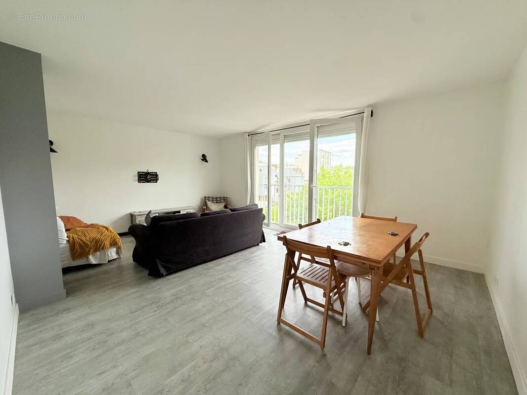 Appartement à AUBERVILLIERS