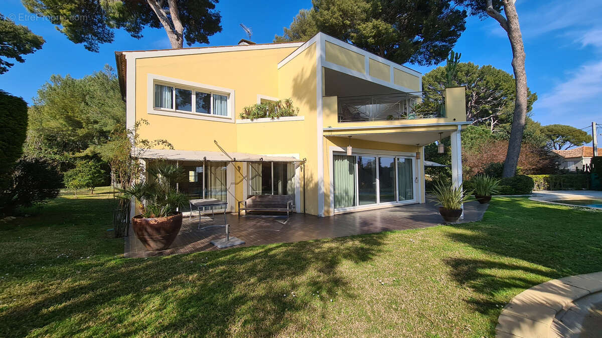 Maison 450 m² à Antibes  - photo 3