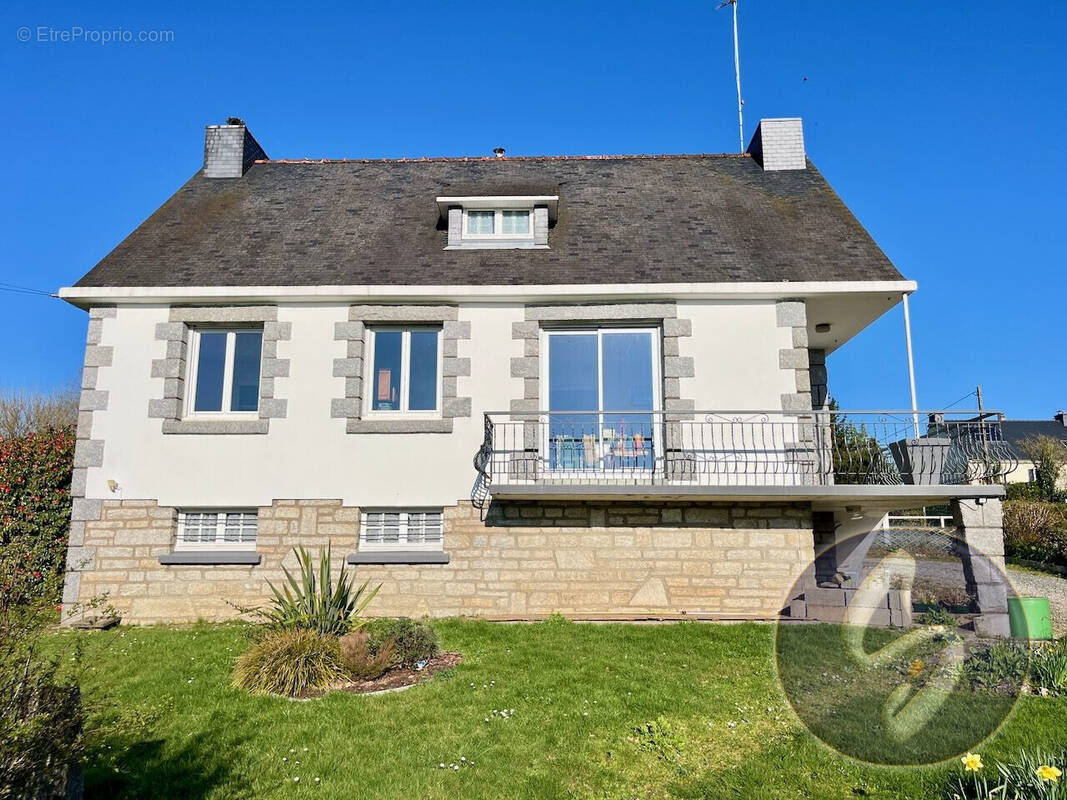 Maison à SAINT-LAURENT-SUR-OUST