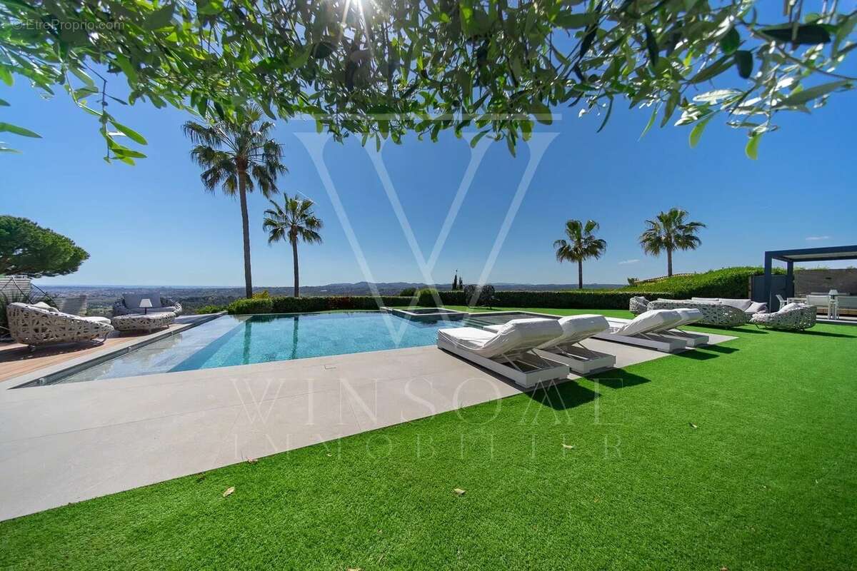 Maison à VILLENEUVE-LOUBET