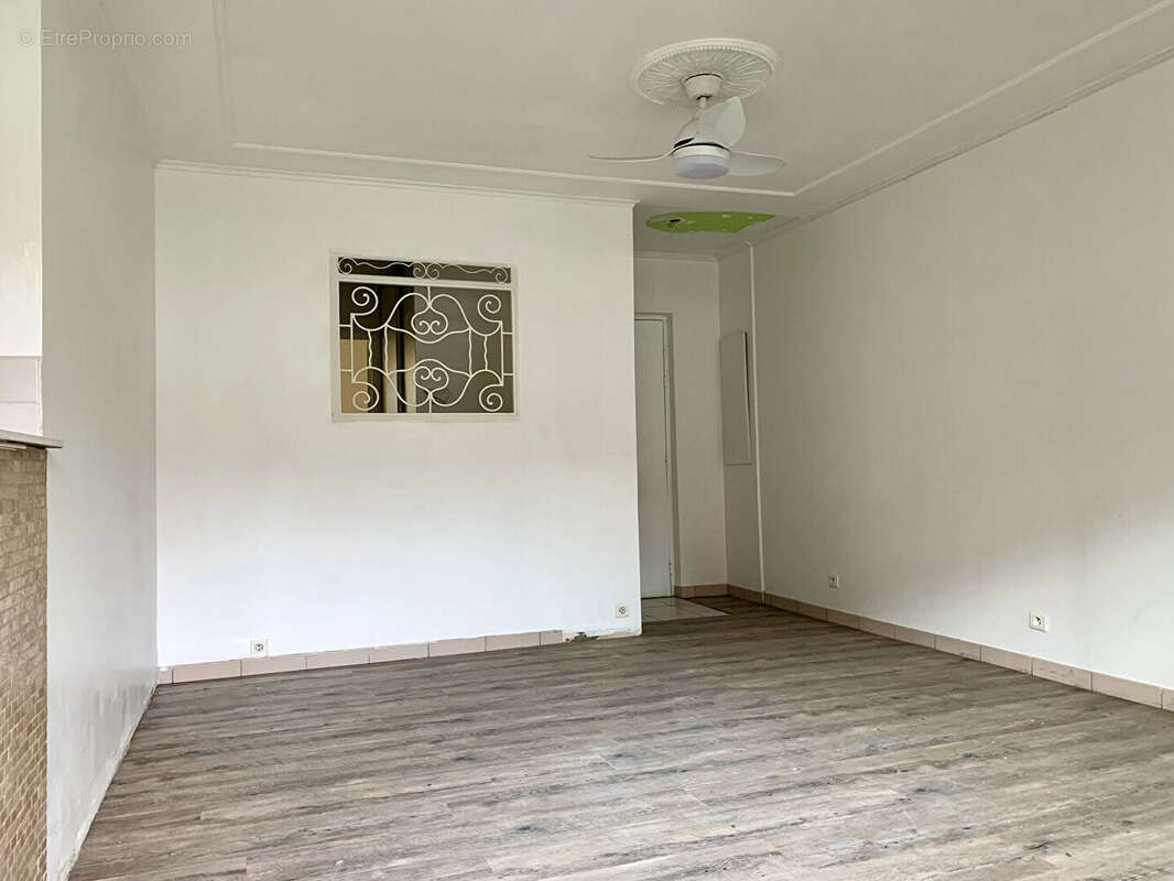 Appartement à MARSEILLE-5E
