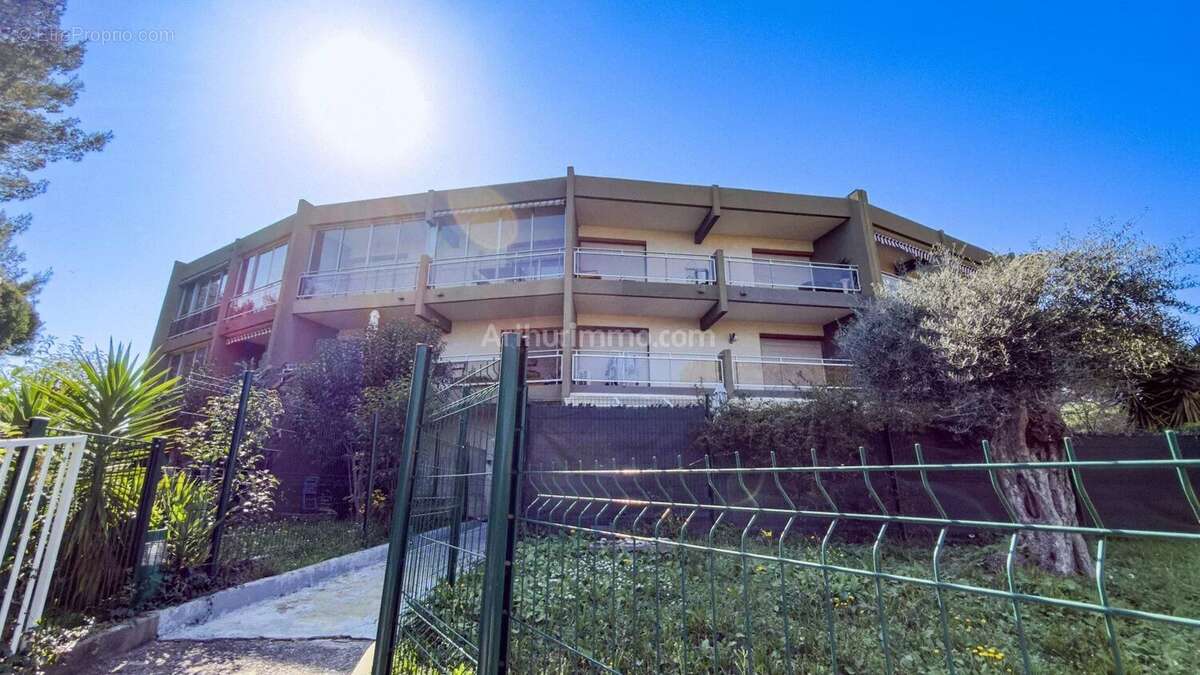 Appartement à VILLENEUVE-LOUBET