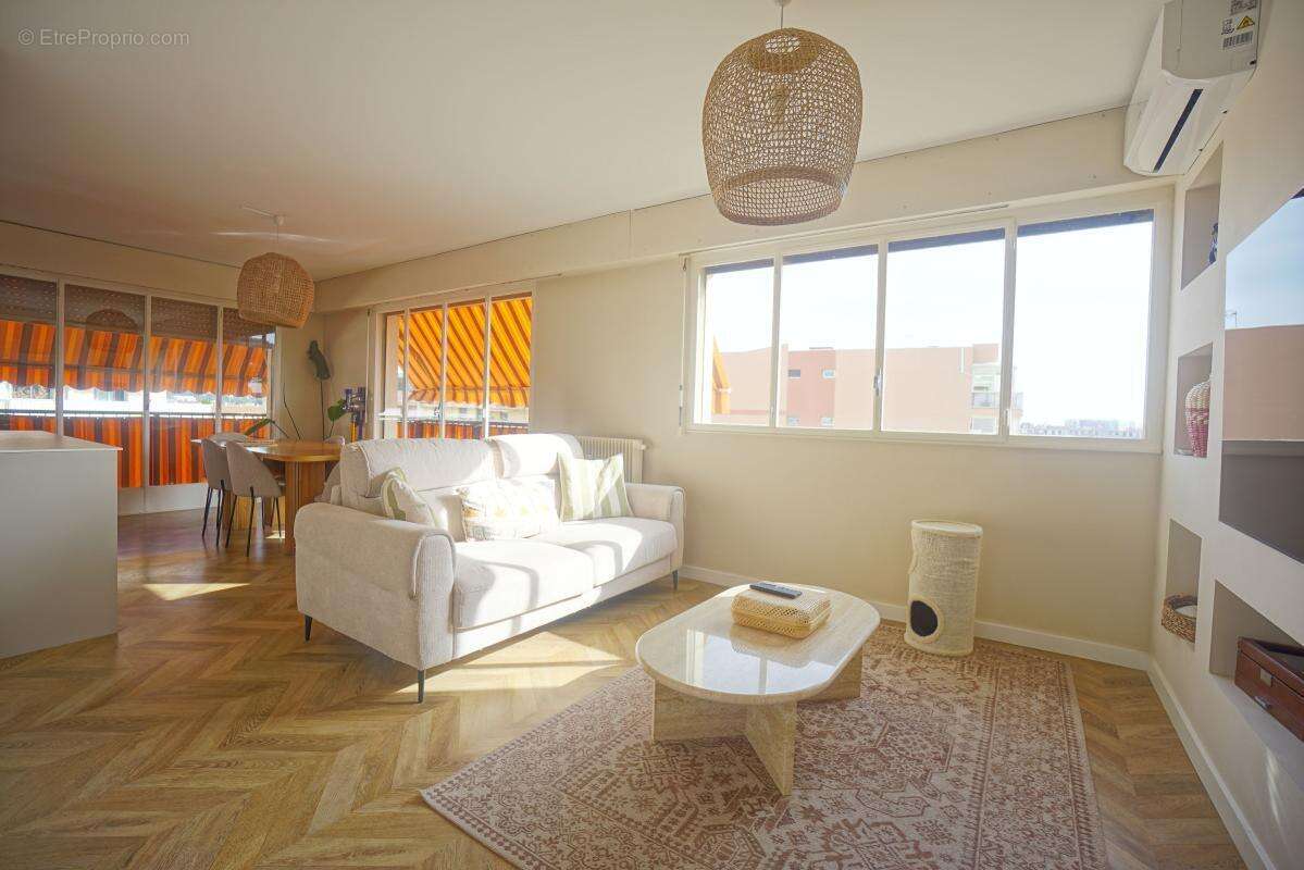 Appartement à LE CANNET