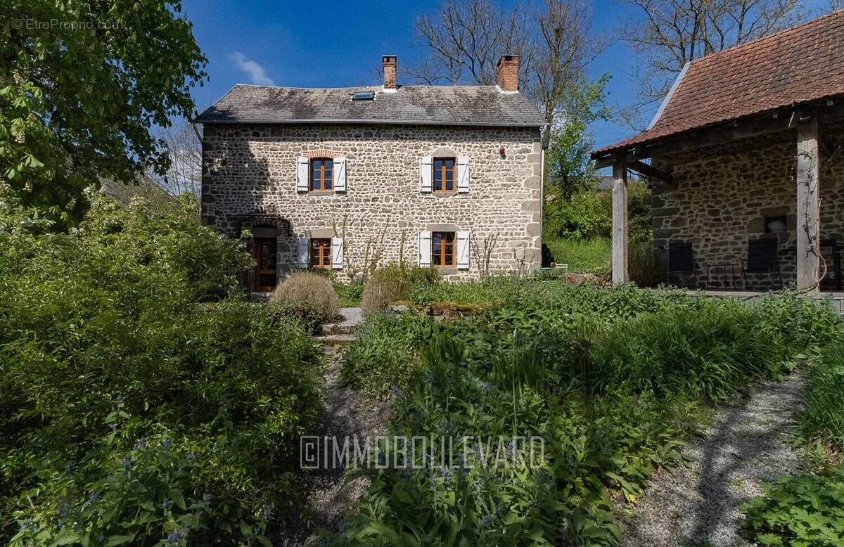 Maison à CHARRON