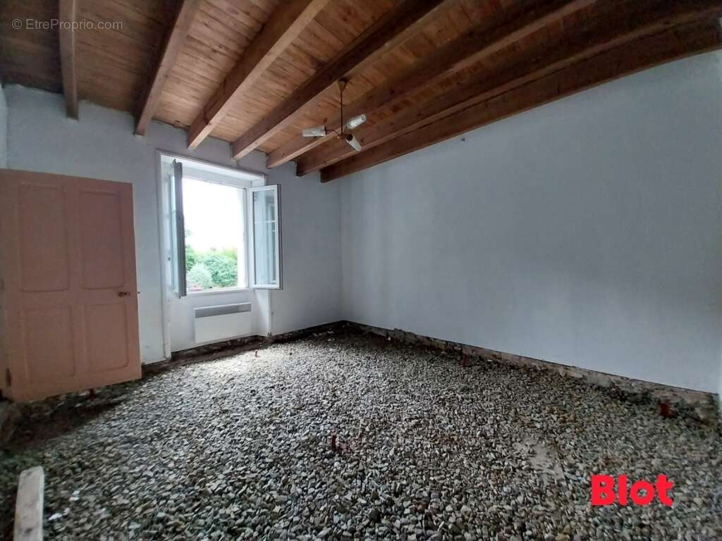 Maison 78 m² à Rouge  - photo 7