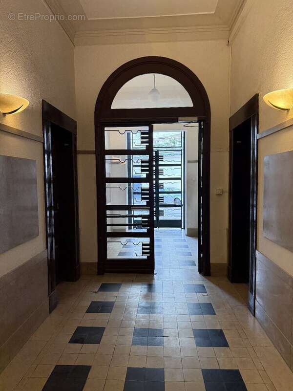 Dans un immeuble d'exception, de pur style Art-Déco (constuction 1934) - photo 3
