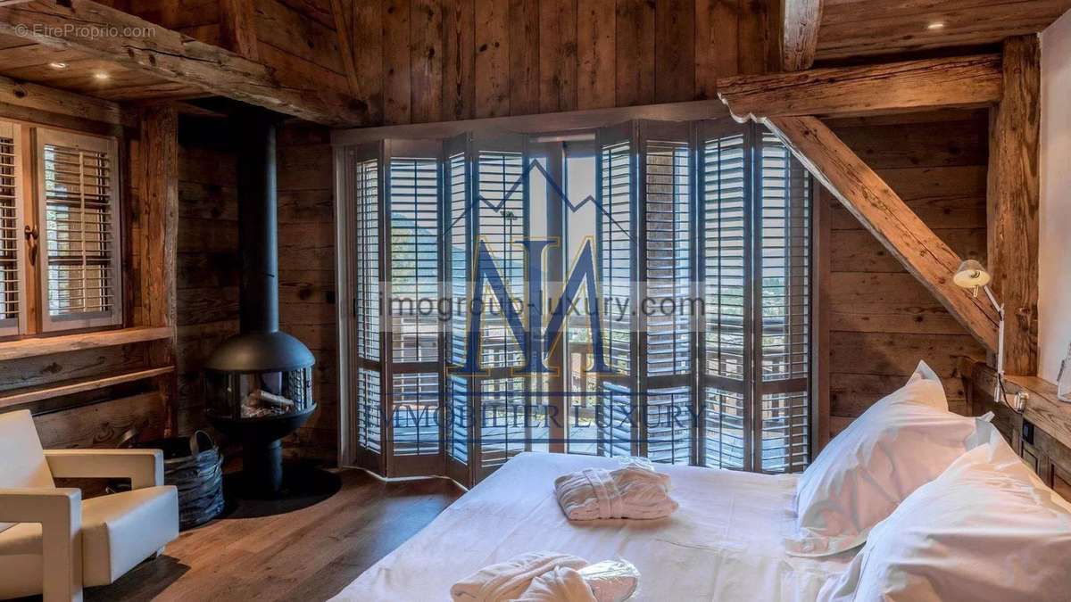 Commerce à ARACHES-LA-FRASSE