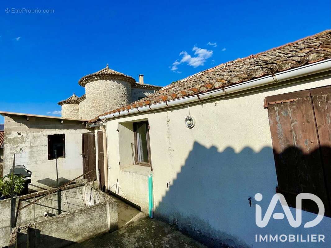 Maison 104 m² à Saint-Clement  - photo 2