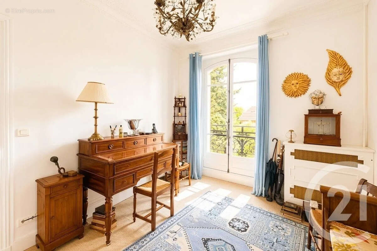 Maison à SAINT-MAUR-DES-FOSSES