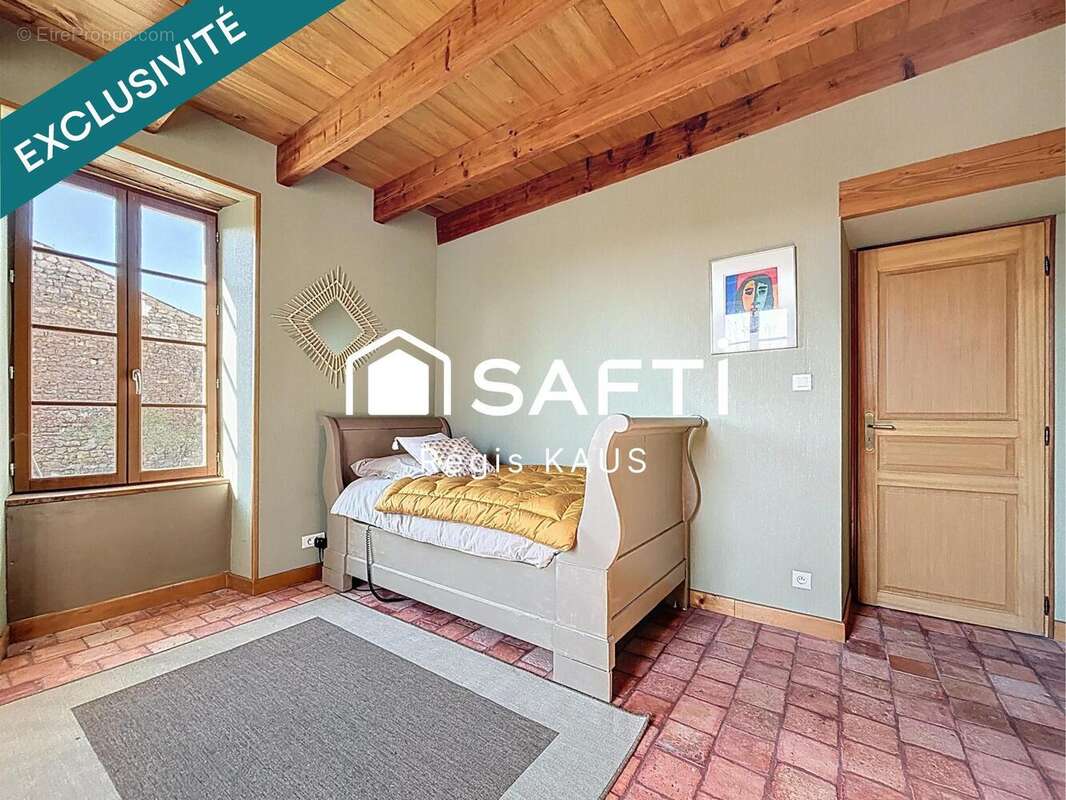 Maison 177 m² à Saint-Martin-Lars-En-Sainte-Hermine  - photo 4