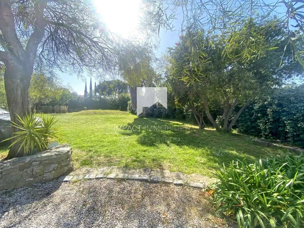 Maison à CARQUEIRANNE