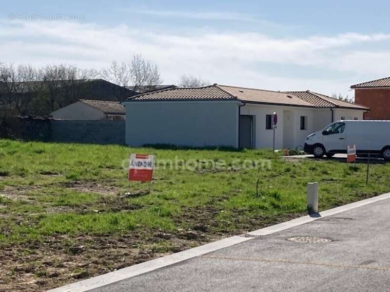 Terrain à CHATEAUBERNARD
