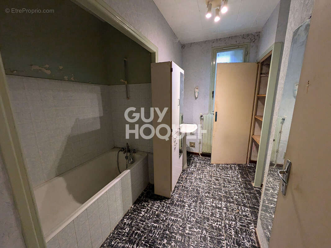 Maison à LAROQUE-DES-ARCS