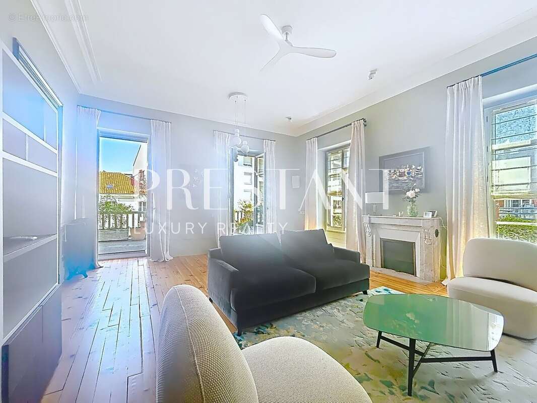 Appartement rare 149 m² avec terrasse, ascenseur, parking Quartier Impérial, près de lHôtel du Palais et de la Grande Plage   - photo 25