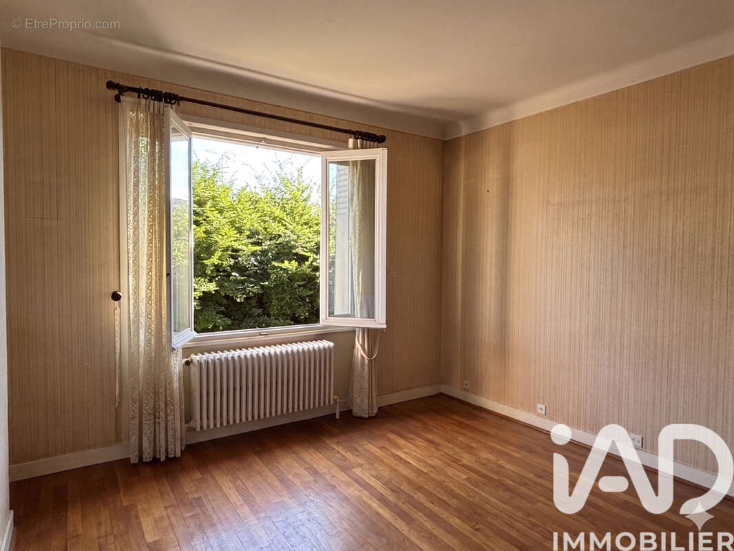 Maison 170 m² à Limas  - photo 7