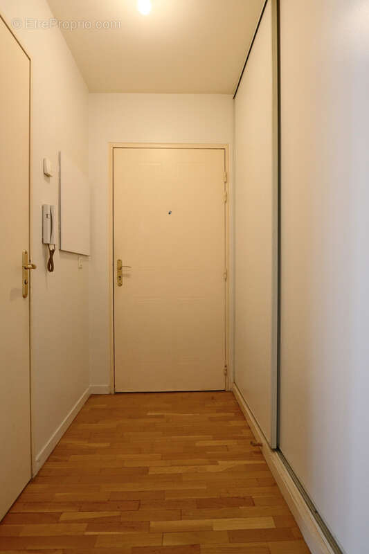 Appartement à LES PAVILLONS-SOUS-BOIS