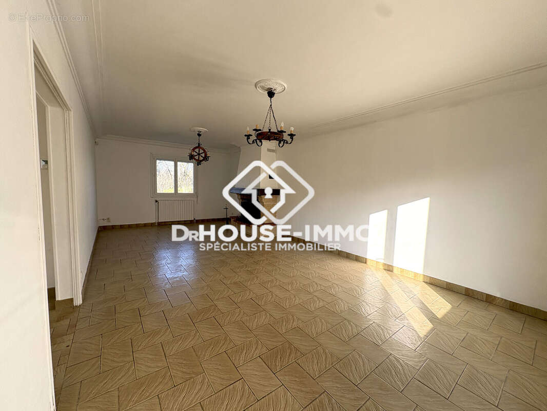 Maison à COULOUNIEIX-CHAMIERS