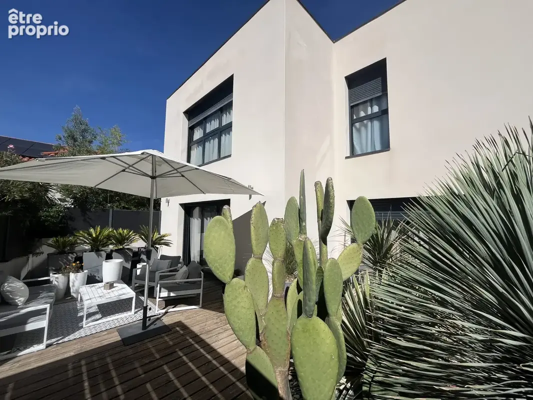 NIMES TOUR MAGNE-EXCLUSIVITE- Maison de ville contemporaine de 107 m2 - photo 24