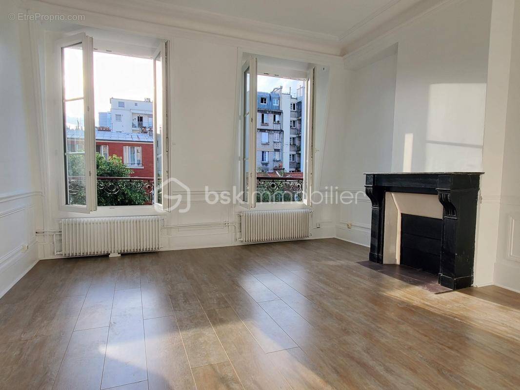 Appartement à PARIS-17E