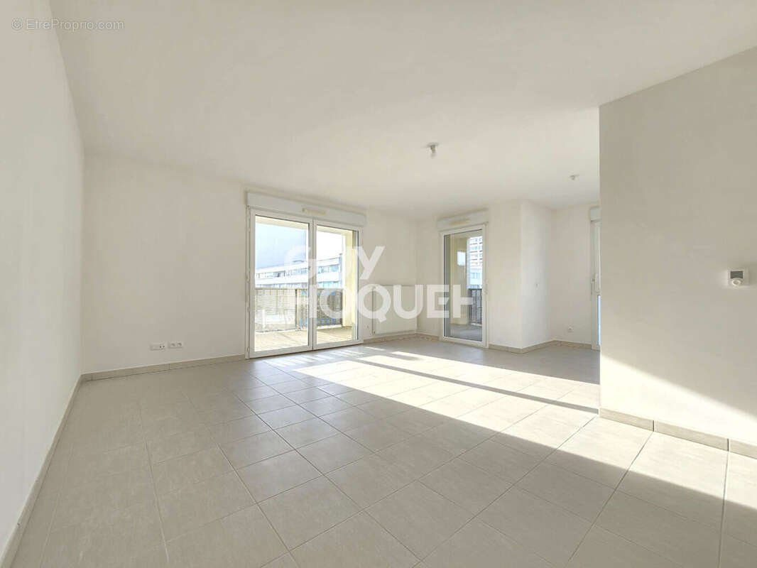 Appartement à RILLIEUX-LA-PAPE