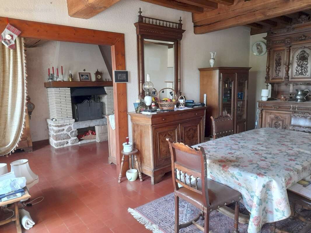 Maison à Cussy en Morvan  de 136 m2 - 8 pièces - diverses dépendances - terrain 1182 m2 - photo 5