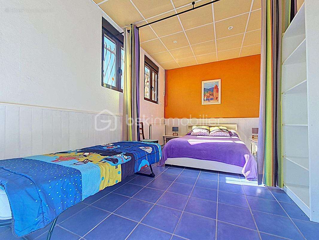 Maison 4 faces avec vue sur le Canigou – 1760 m² de terrain, piscine, garage, dépendance, panneaux solaires - photo 5