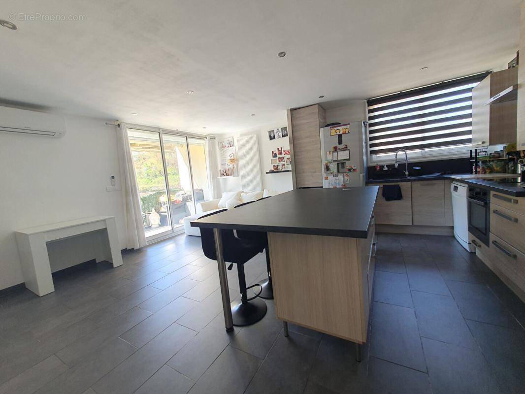 Appartement à MARSEILLE-11E