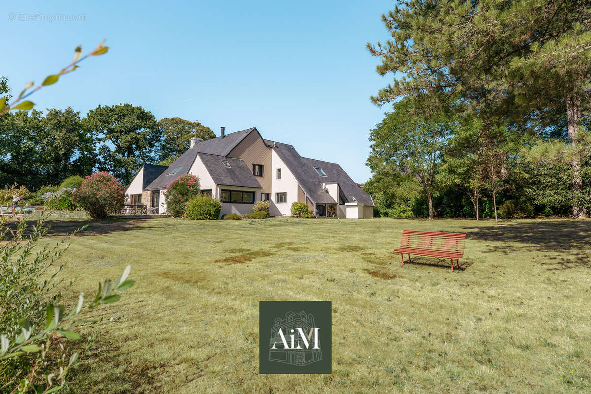 Propriété de prestige à vendre à Vannes- Domaine de plus de 3 hectares avec étang - photo 2