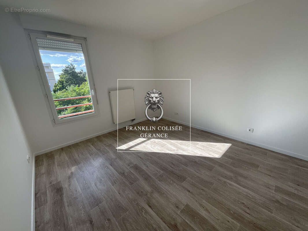 Appartement à LE BLANC-MESNIL