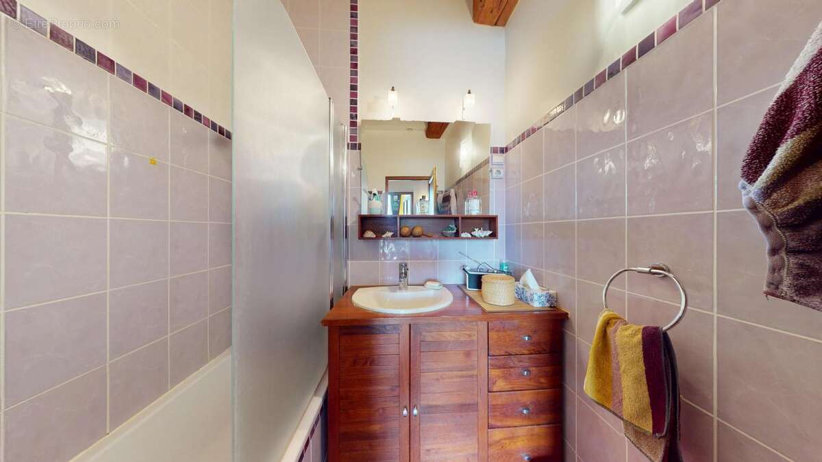 Cœur Croix-Rousse – Dernier étage – Appartement canut de charme - photo 12