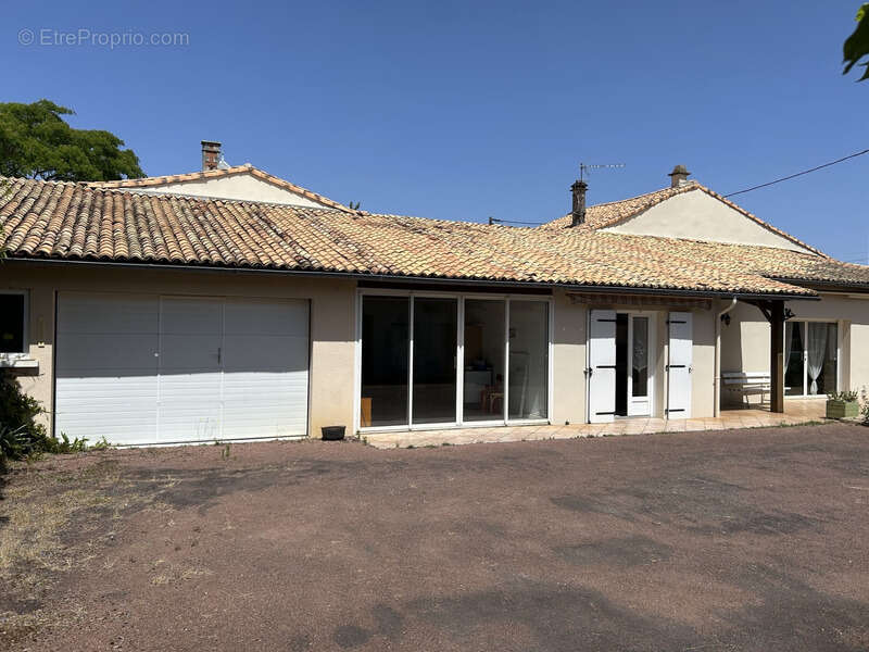 Maison à PAMPROUX