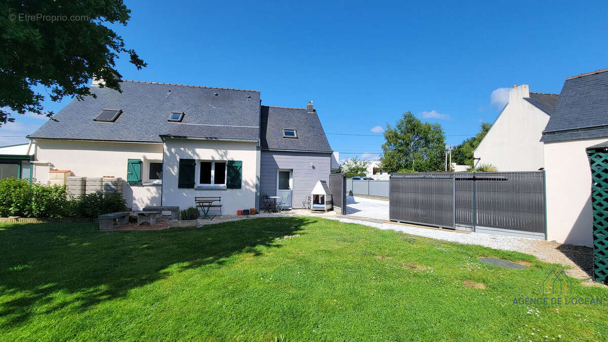 Maison à PLOEMEL