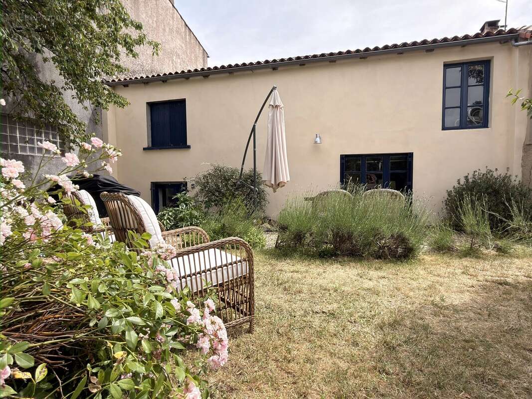 Charmante maison en pierre au cœur du village avec jardin et piscine hors-sol - photo 20