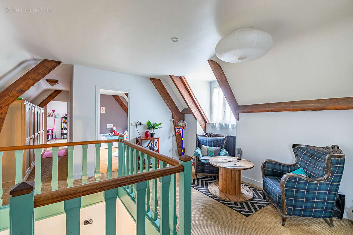 Maison à AUMONT-EN-HALATTE