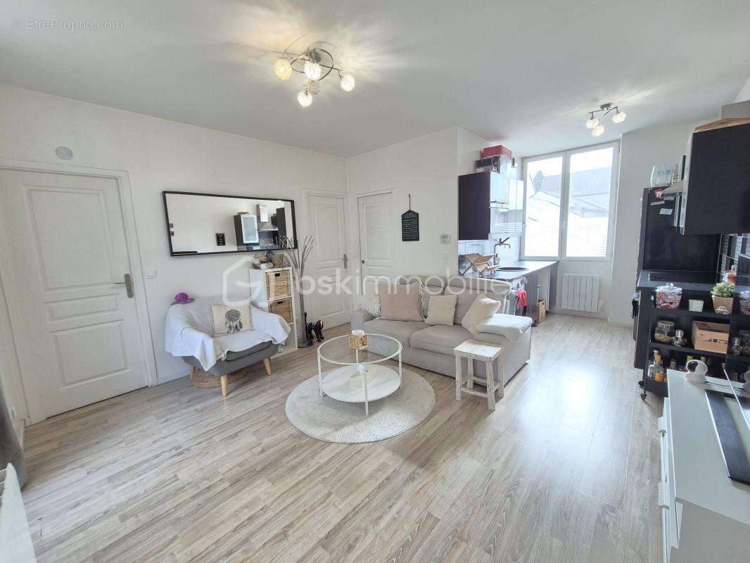 Appartement à FONTENAY-LE-VICOMTE