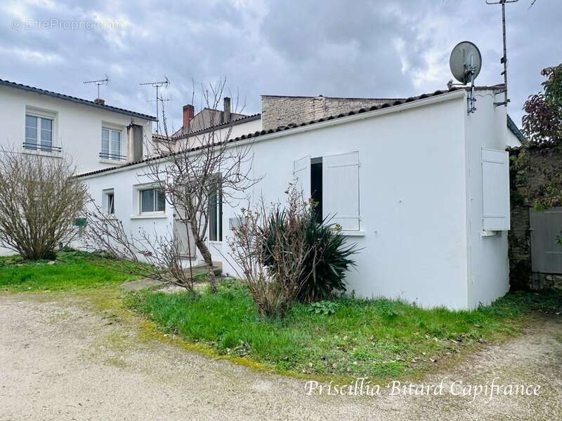 Maison à AIGREFEUILLE-D'AUNIS